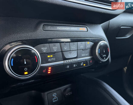 Серый Форд Эскейп, объемом двигателя 2 л и пробегом 99 тыс. км за 18900 $, фото 17 на Automoto.ua