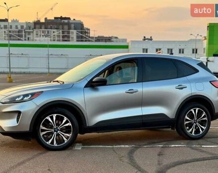 Сірий Форд Ескейп, об'ємом двигуна 1.5 л та пробігом 33 тис. км за 16500 $, фото 1 на Automoto.ua