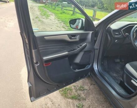 Сірий Форд Ескейп, об'ємом двигуна 1.5 л та пробігом 36 тис. км за 18000 $, фото 5 на Automoto.ua