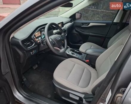 Сірий Форд Ескейп, об'ємом двигуна 1.5 л та пробігом 63 тис. км за 15000 $, фото 9 на Automoto.ua