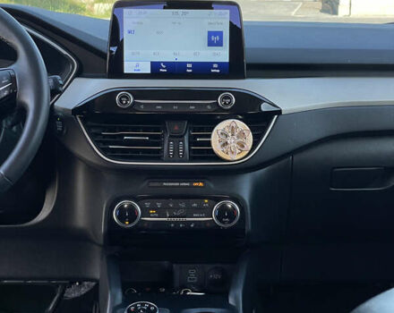 Серый Форд Эскейп, объемом двигателя 2 л и пробегом 99 тыс. км за 18900 $, фото 16 на Automoto.ua