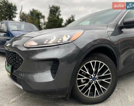 Серый Форд Эскейп, объемом двигателя 2.49 л и пробегом 136 тыс. км за 22290 $, фото 1 на Automoto.ua