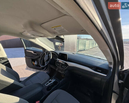 Серый Форд Эскейп, объемом двигателя 1.5 л и пробегом 50 тыс. км за 16500 $, фото 8 на Automoto.ua