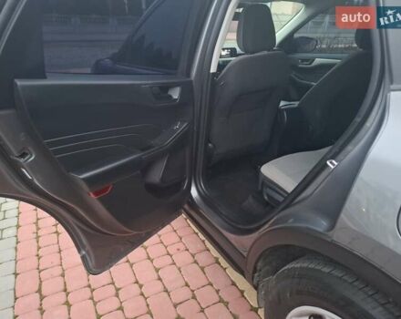 Сірий Форд Ескейп, об'ємом двигуна 1.5 л та пробігом 63 тис. км за 15000 $, фото 10 на Automoto.ua