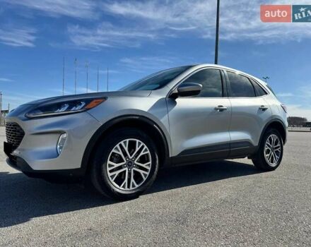 Сірий Форд Ескейп, об'ємом двигуна 2 л та пробігом 135 тис. км за 17000 $, фото 3 на Automoto.ua