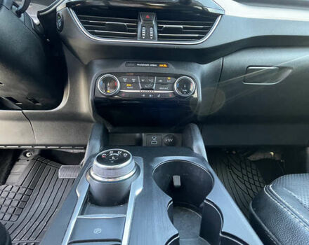 Серый Форд Эскейп, объемом двигателя 2 л и пробегом 99 тыс. км за 18900 $, фото 19 на Automoto.ua