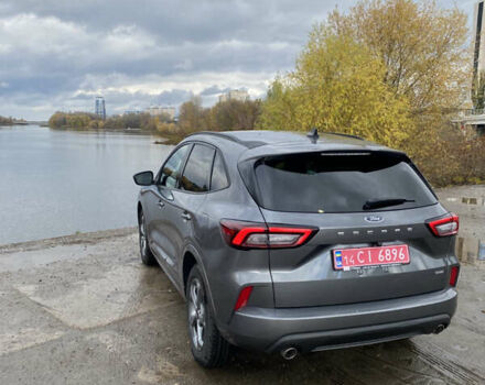 Серый Форд Эскейп, объемом двигателя 2.5 л и пробегом 9 тыс. км за 27900 $, фото 3 на Automoto.ua