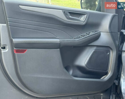 Серый Форд Эскейп, объемом двигателя 2.5 л и пробегом 19 тыс. км за 26700 $, фото 15 на Automoto.ua