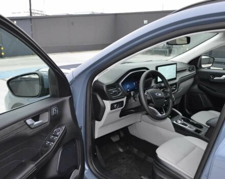 Сірий Форд Ескейп, об'ємом двигуна 2 л та пробігом 12 тис. км за 16200 $, фото 5 на Automoto.ua