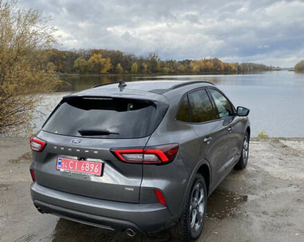 Серый Форд Эскейп, объемом двигателя 2.5 л и пробегом 9 тыс. км за 27900 $, фото 2 на Automoto.ua