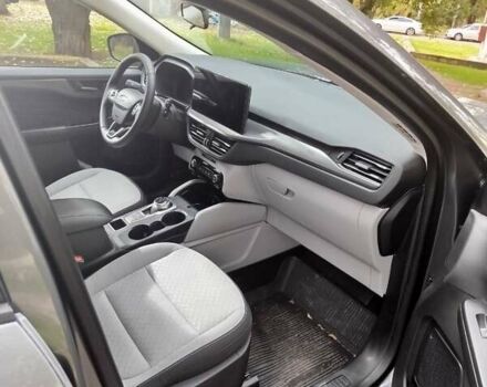 Сірий Форд Ескейп, об'ємом двигуна 1.5 л та пробігом 31 тис. км за 27000 $, фото 7 на Automoto.ua