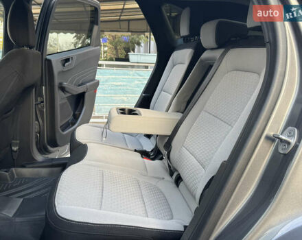 Серый Форд Эскейп, объемом двигателя 2.5 л и пробегом 19 тыс. км за 26700 $, фото 23 на Automoto.ua