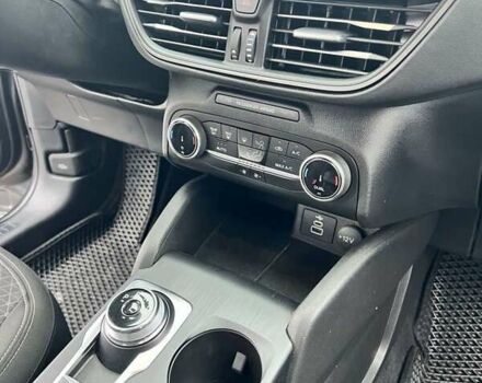 Серый Форд Эскейп, объемом двигателя 1.5 л и пробегом 47 тыс. км за 21500 $, фото 10 на Automoto.ua