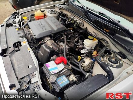 Серый Форд Эскейп, объемом двигателя 3 л и пробегом 188 тыс. км за 10000 $, фото 1 на Automoto.ua