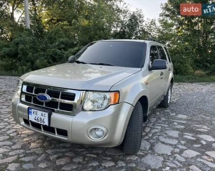 Серый Форд Эскейп, объемом двигателя 2.5 л и пробегом 312 тыс. км за 7750 $, фото 1 на Automoto.ua