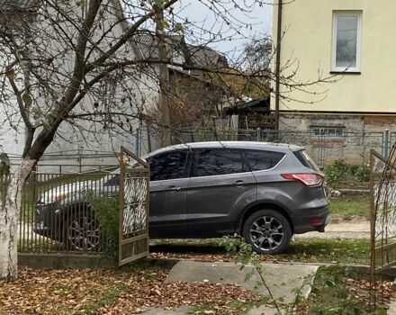 Серый Форд Эскейп, объемом двигателя 0 л и пробегом 240 тыс. км за 11000 $, фото 1 на Automoto.ua