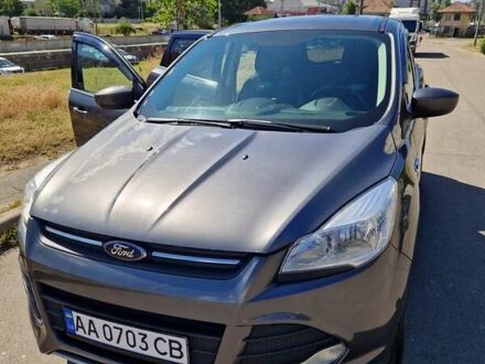 Форд Эскейп 2015 в Киеве на Automoto.ua Серый Форд Эскейп, объемом двигателя 2.49 л и пробегом 194 тыс. км за 10000 $, фото 1 на Automoto.ua