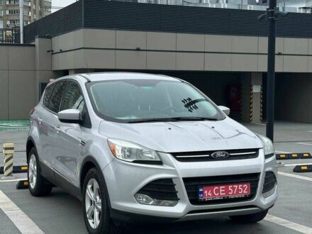 Форд Эскейп 2015 в Киеве на Automoto.ua Серый Форд Эскейп, объемом двигателя 2.5 л и пробегом 298 тыс. км за 9300 $, фото 1 на Automoto.ua