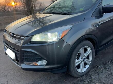 Серый Форд Эскейп, объемом двигателя 2.5 л и пробегом 155 тыс. км за 13000 $, фото 1 на Automoto.ua