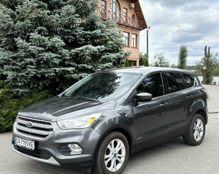 Сірий Форд Ескейп, об'ємом двигуна 1.5 л та пробігом 256 тис. км за 11999 $, фото 1 на Automoto.ua