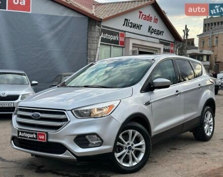 Серый Форд Эскейп, объемом двигателя 2 л и пробегом 193 тыс. км за 10290 $, фото 1 на Automoto.ua