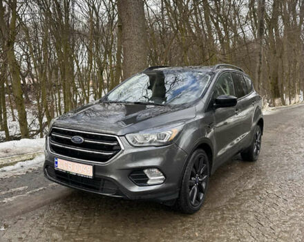 Серый Форд Эскейп, объемом двигателя 1.5 л и пробегом 168 тыс. км за 12900 $, фото 1 на Automoto.ua