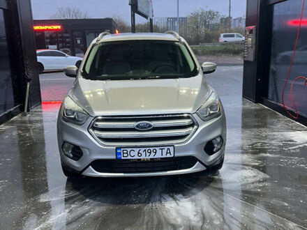 Серый Форд Эскейп, объемом двигателя 2 л и пробегом 113 тыс. км за 16500 $, фото 1 на Automoto.ua