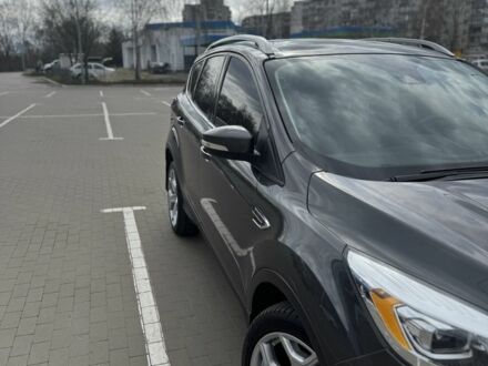 Форд Эскейп 2016 в Сумах на Automoto.ua Серый Форд Эскейп, объемом двигателя 2 л и пробегом 130 тыс. км за 15700 $, фото 1 на Automoto.ua