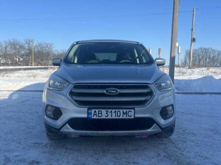 Серый Форд Эскейп, объемом двигателя 2 л и пробегом 190 тыс. км за 11600 $, фото 1 на Automoto.ua