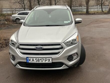 Серый Форд Эскейп, объемом двигателя 2 л и пробегом 140 тыс. км за 13200 $, фото 1 на Automoto.ua