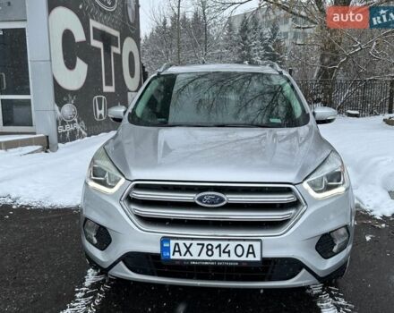 Серый Форд Эскейп, объемом двигателя 2 л и пробегом 170 тыс. км за 14300 $, фото 1 на Automoto.ua
