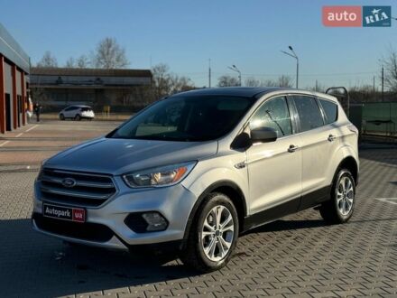 Серый Форд Эскейп, объемом двигателя 2 л и пробегом 193 тыс. км за 10440 $, фото 1 на Automoto.ua