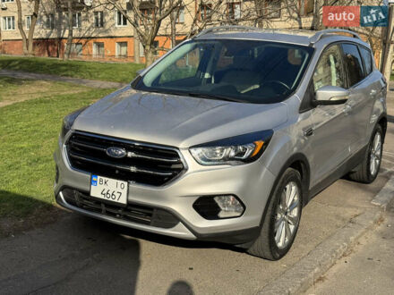 Форд Ескейп 2016 у Рівному на Automoto.ua Сірий Форд Ескейп, об'ємом двигуна 2 л та пробігом 112 тис. км за 15000 $, фото 1 на Automoto.ua