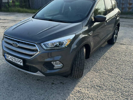 Серый Форд Эскейп, объемом двигателя 2 л и пробегом 136 тыс. км за 13000 $, фото 1 на Automoto.ua