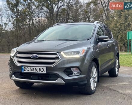 Серый Форд Эскейп, объемом двигателя 2 л и пробегом 217 тыс. км за 14500 $, фото 1 на Automoto.ua