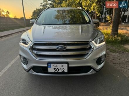 Сірий Форд Ескейп, об'ємом двигуна 2 л та пробігом 141 тис. км за 12350 $, фото 1 на Automoto.ua