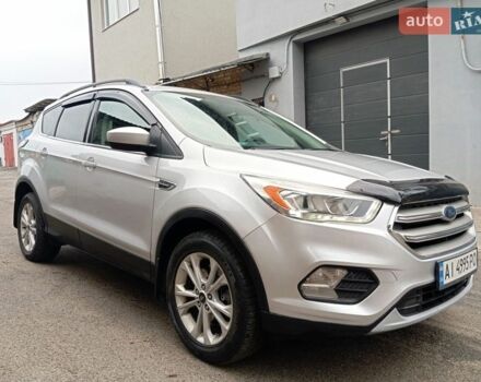 Серый Форд Эскейп, объемом двигателя 2 л и пробегом 180 тыс. км за 12600 $, фото 1 на Automoto.ua