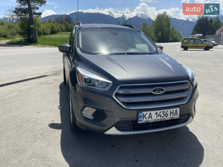 Форд Эскейп 2017 в Киеве на Automoto.ua Серый Форд Эскейп, объемом двигателя 2 л и пробегом 154 тыс. км за 13400 $, фото 1 на Automoto.ua