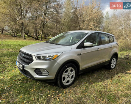 Форд Эскейп 2017 в Белой Церкве на Automoto.ua Серый Форд Эскейп, объемом двигателя 2.5 л и пробегом 195 тыс. км за 12600 $, фото 1 на Automoto.ua