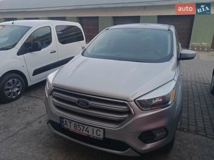 Форд Эскейп 2017 в Ивано-Франковске на Automoto.ua Серый Форд Эскейп, объемом двигателя 2 л и пробегом 150 тыс. км за 14000 $, фото 1 на Automoto.ua