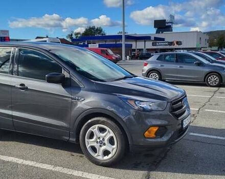 Серый Форд Эскейп, объемом двигателя 2.5 л и пробегом 180 тыс. км за 12300 $, фото 1 на Automoto.ua