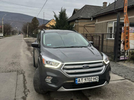 Форд Эскейп 2017 в Виноградове на Automoto.ua Серый Форд Эскейп, объемом двигателя 1.5 л и пробегом 265 тыс. км за 12500 $, фото 1 на Automoto.ua