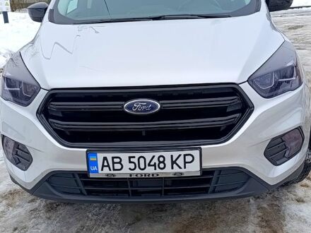 Сірий Форд Ескейп, об'ємом двигуна 1.5 л та пробігом 14200 тис. км за 10500 $, фото 1 на Automoto.ua