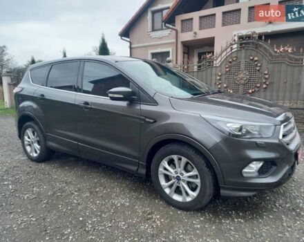 Серый Форд Эскейп, объемом двигателя 2 л и пробегом 136 тыс. км за 10900 $, фото 1 на Automoto.ua
