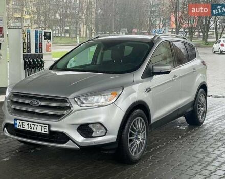 Сірий Форд Ескейп, об'ємом двигуна 2 л та пробігом 137 тис. км за 12400 $, фото 1 на Automoto.ua