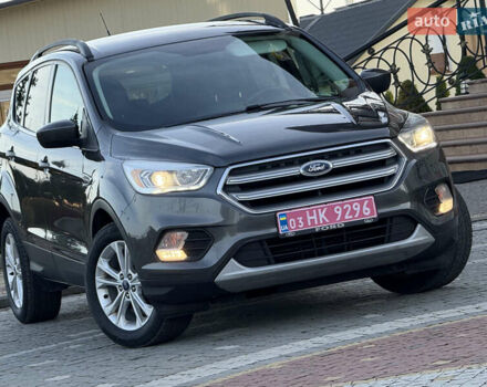 Серый Форд Эскейп, объемом двигателя 1.5 л и пробегом 176 тыс. км за 11999 $, фото 1 на Automoto.ua