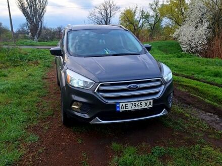 Сірий Форд Ескейп, об'ємом двигуна 1.5 л та пробігом 150 тис. км за 11000 $, фото 1 на Automoto.ua