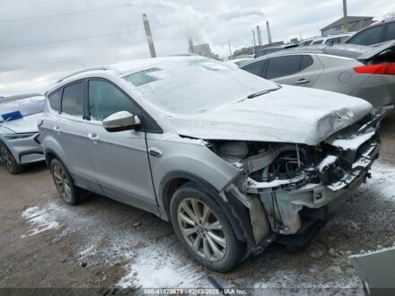 Форд Ескейп 2017 у Львові на Automoto.ua Сірий Форд Ескейп, об'ємом двигуна 2 л та пробігом 174 тис. км за 9750 $, фото 1 на Automoto.ua