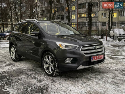 Серый Форд Эскейп, объемом двигателя 2 л и пробегом 199 тыс. км за 13800 $, фото 1 на Automoto.ua