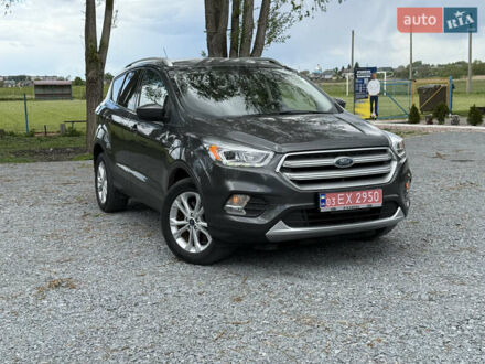 Форд Эскейп 2017 в Ровно на Automoto.ua Серый Форд Эскейп, объемом двигателя 2 л и пробегом 230 тыс. км за 10700 $, фото 1 на Automoto.ua